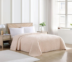 Beatrice Home Fashions Wedding Ring Chenille Bedspread, Full, Blush Bedding